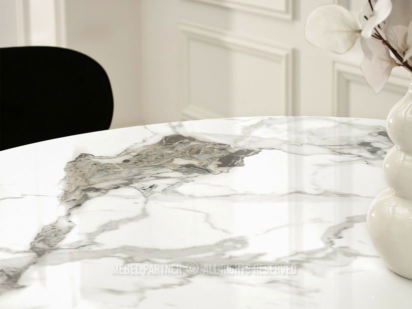Jídelní stůl Zapatista (mramor + černá)
