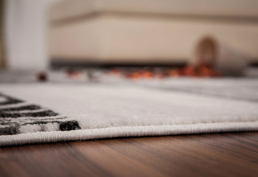 Kusový koberec Neo 330 Silver