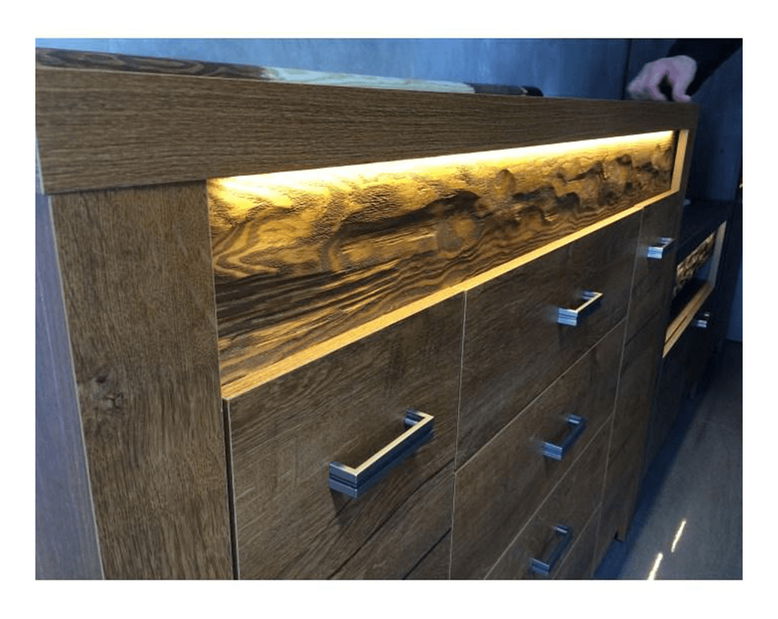 Vitrína Inneas 04 (jasan tmavý)