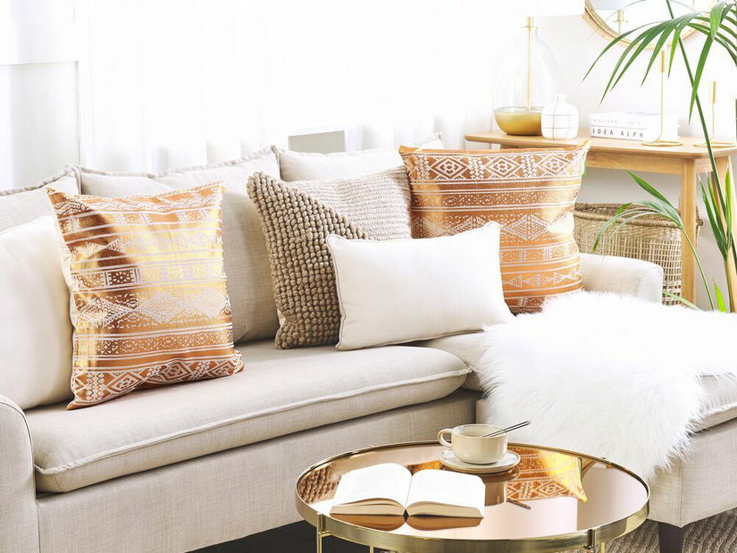 Ozdobný polštář 50 x 50 cm Ouda (měděná)