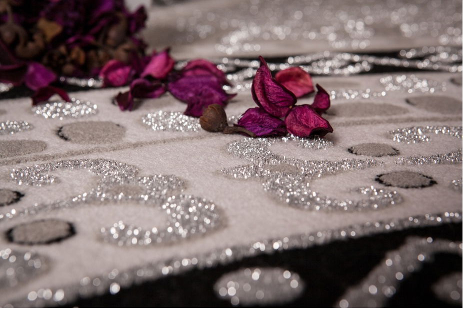 Kusový koberec Empera 735 Silver