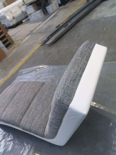 Čalouněné relaxační křeslo Laresa (ekokůže Soft 017 (bílá) + Lawa 05) *bazar