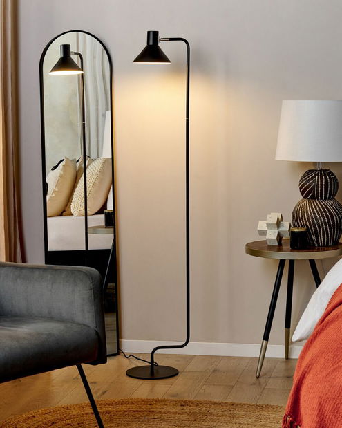 Stojanová lampa Ruminda (černá)