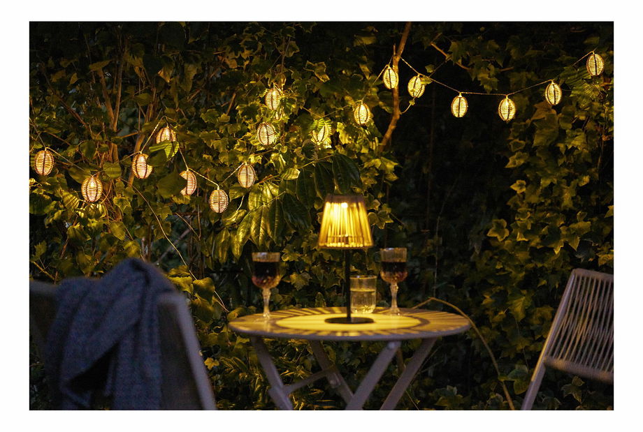 LED řetězové světlo Canninaina (přírodní + černá)