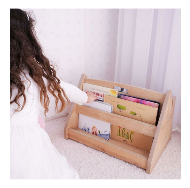 Knihovna Kucaria (hnědá)