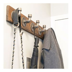 Věšákový panel Nenanu 8 (ořech + černá)