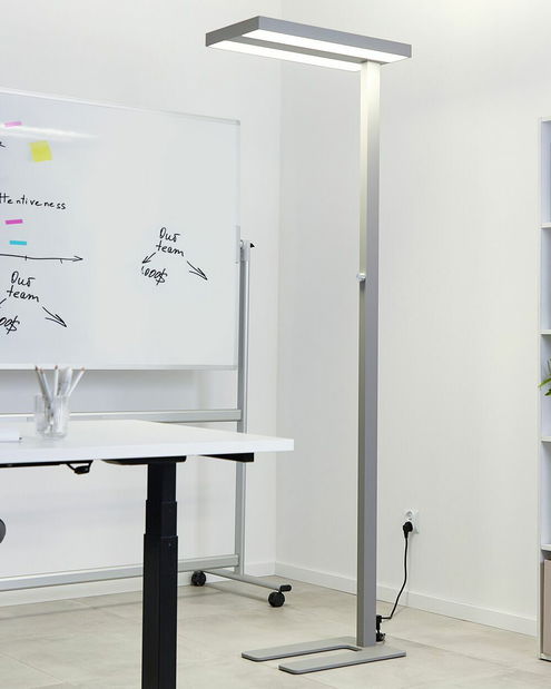 Stojanová lampa Tarquin (stříbrná)