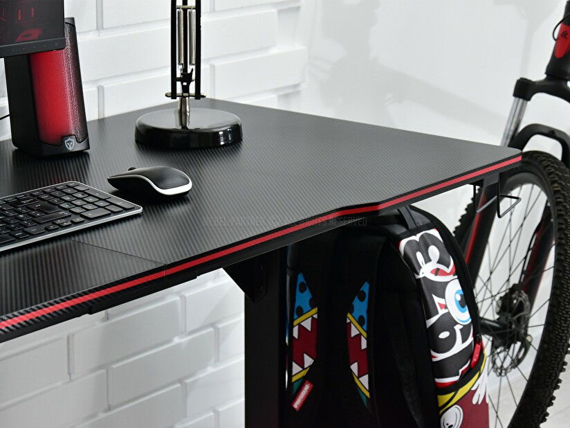 PC stolek Matts 140 (černá)