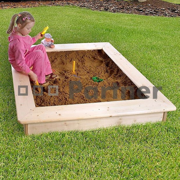 Zahradní pískoviště s poklopem