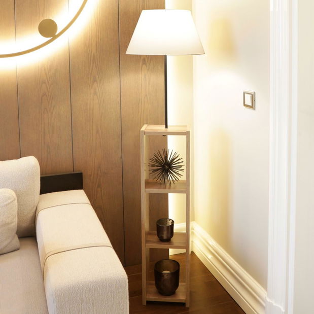 Stojanová lampa s policemi Astaresta 8 (krémová + světlé dřevo)