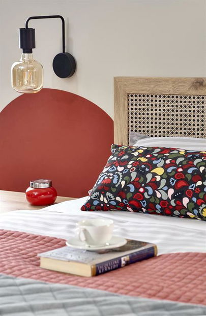 Postel Borrae (černá)