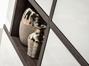 Komoda Carlyn 28 PEW CS WSN (bílá matná + jilm perlový + vysoký lesk bílý)