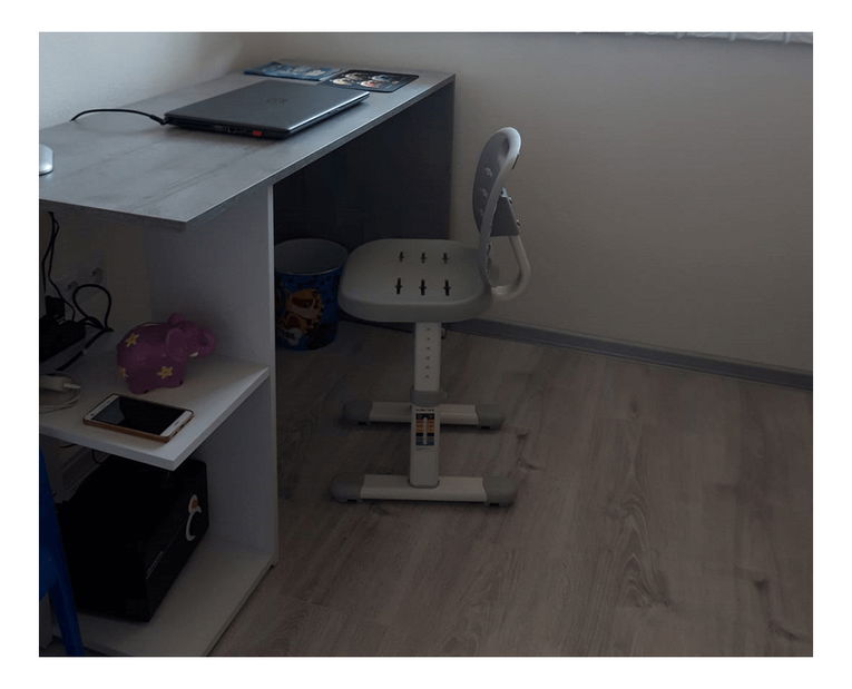 PC stolek Adrean (beton + bílá)