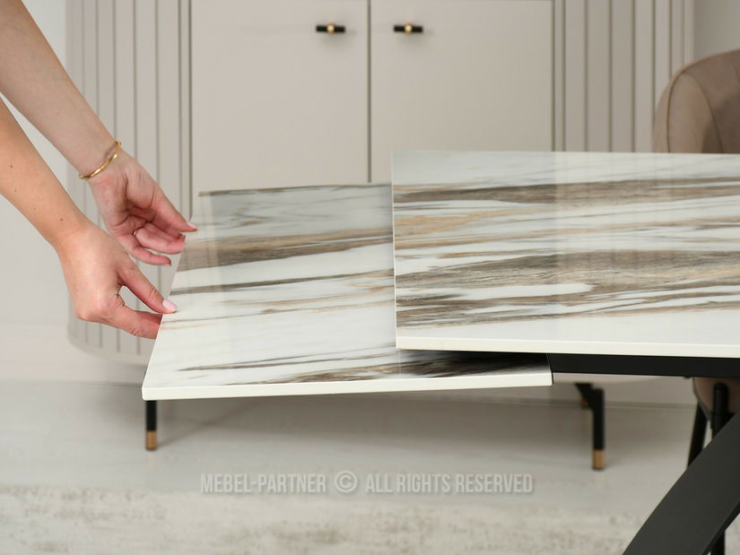 Jídelní stůl Pagina (mramor + černá)