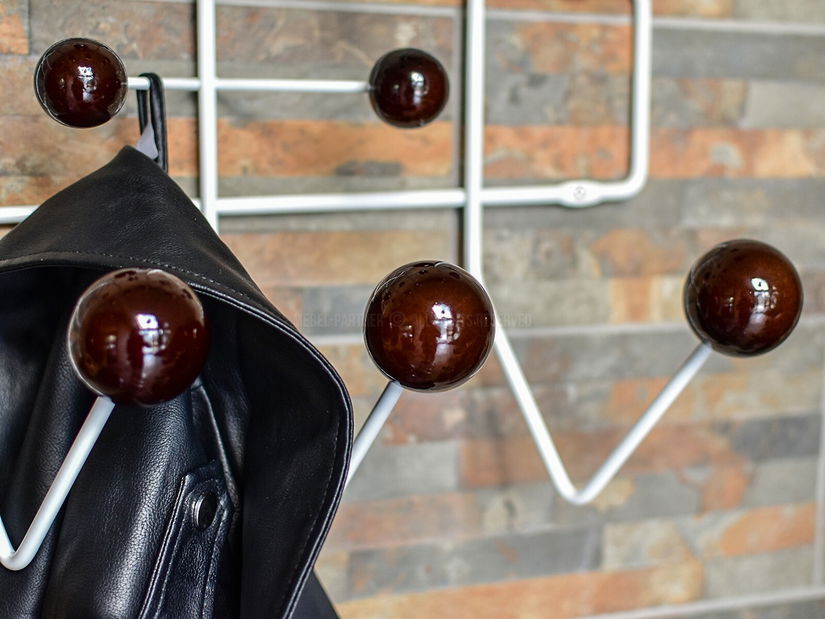 Věšák Biur (ořech + bílá)