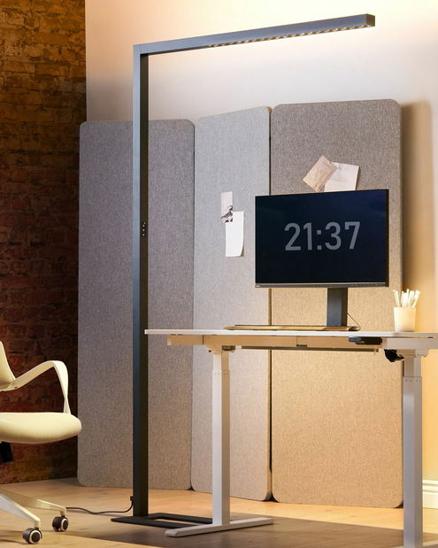 Stojanová lampa Menza (černá)