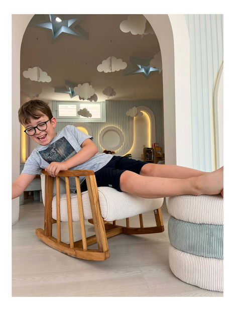 Houpací křeslo Klementine (bílá)