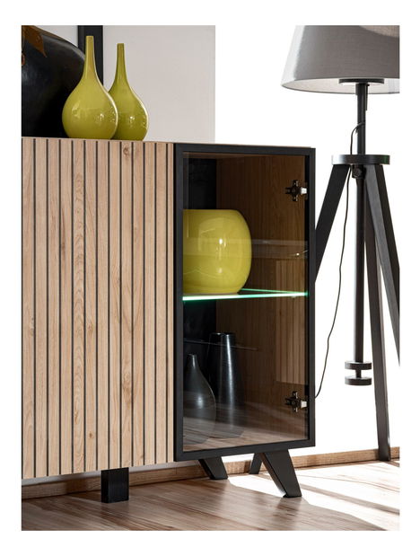 Vitrína Lyran (hikora jackson + černá) (s LED osvětlením)