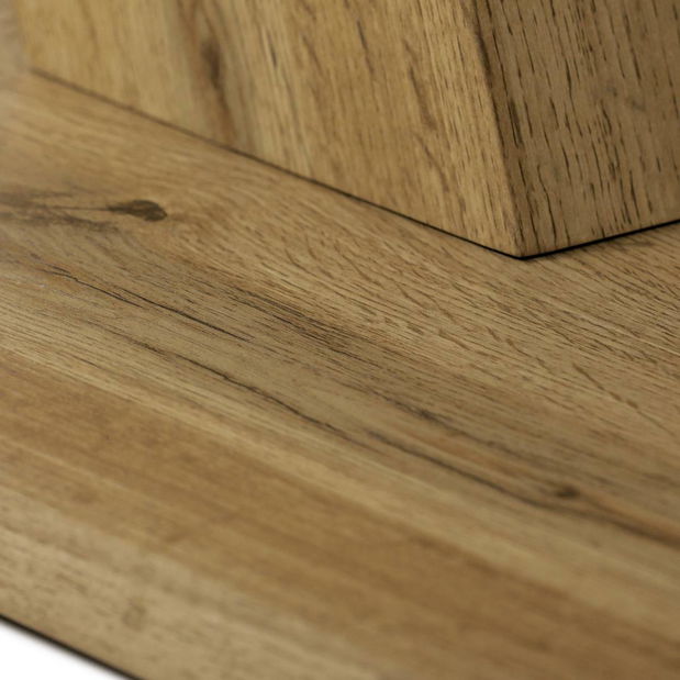 Jídelní stůl Historicas (dub divoký) (pro 4 osoby)