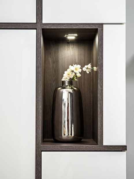 Policová skříň Carlyn 28 PEW CS WSW (bílá matná + jilm perlový + vysoký lesk bílý)