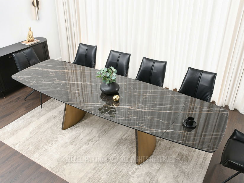 Jídelní stůl Ganamos (černá)