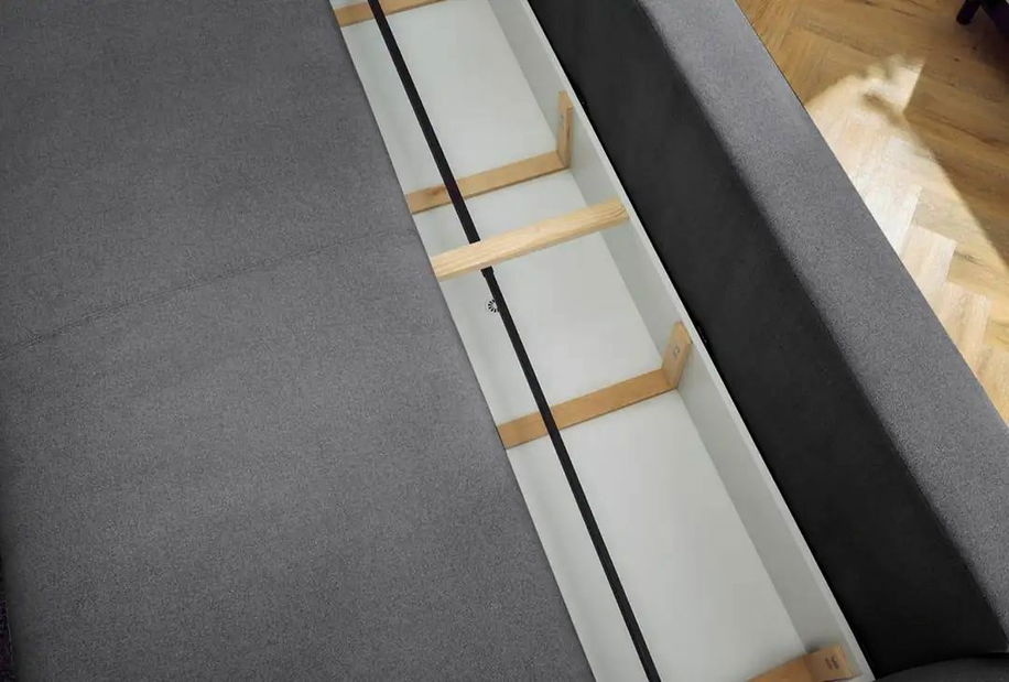 Pohovka trojsedačka Petronel (bílá)