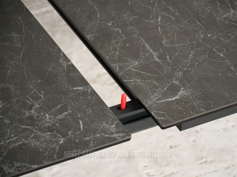 Jídelní stůl Tornado (černý mramor + černá)