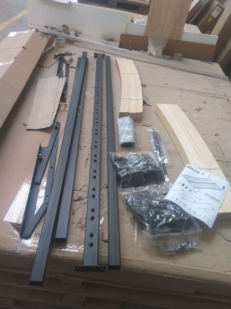 Kontinentální postel Enoa (černá) *bazar