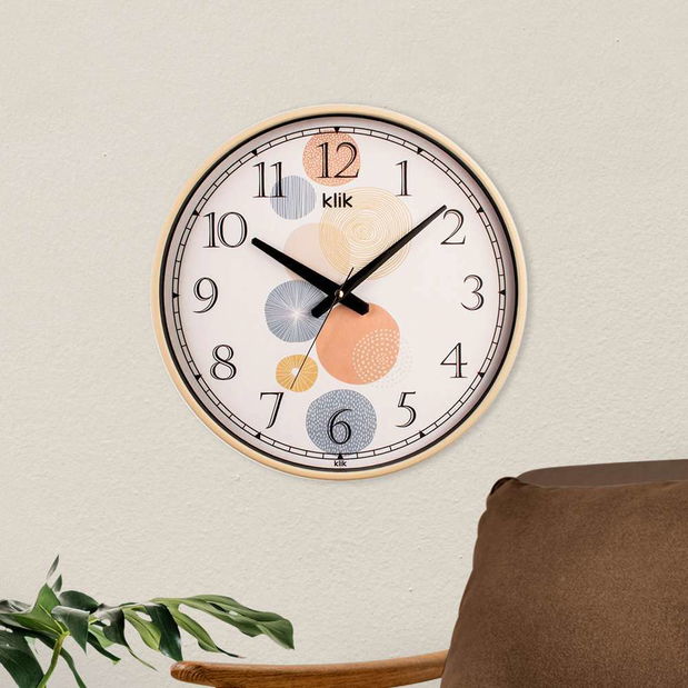 Nástěnné hodiny Sprata (hnědá)