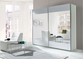 Šatní skříň s posuvnými dveřmi Laurenia (bílá) (se zrcadlem)