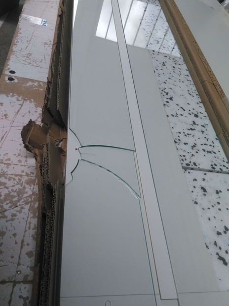 Obývací stěna Ramon I (bílá + lesk černý) (s osvětlením) *bazar